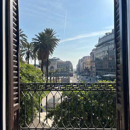 ホテル La Dimora Di Donna Claudia パレルモ エクステリア 写真